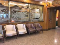 Family Hotel - Linsen Hotels in Tainan