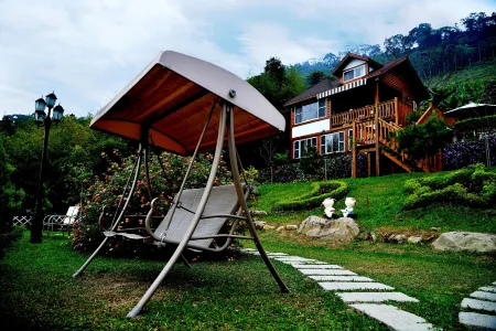 Sitou Flora's House B&B Отели рядом с достопримечательностью «Wangyou Forest»