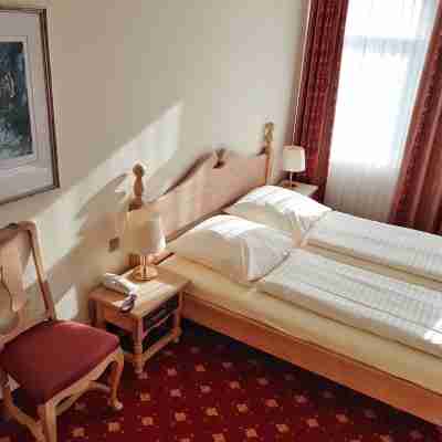 Hotel Kronprinz Garni Rooms