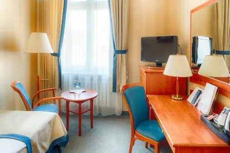 Focus Hotel Premium Pod Orłem Отели рядом с достопримечательностью «City Hall»