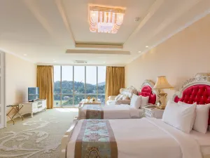 The Grand Kandyan