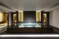 BoHo Prague Hotel - Small Luxury Hotels - Hot Tub