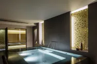 BoHo Prague Hotel - Small Luxury Hotels - Hot Tub