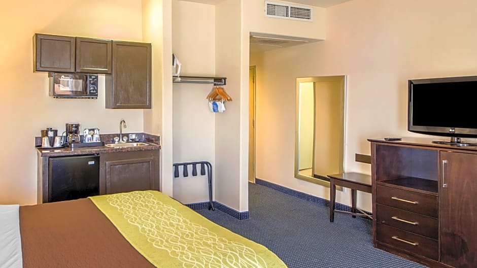 Quality Inn Tulsa-Downtown West