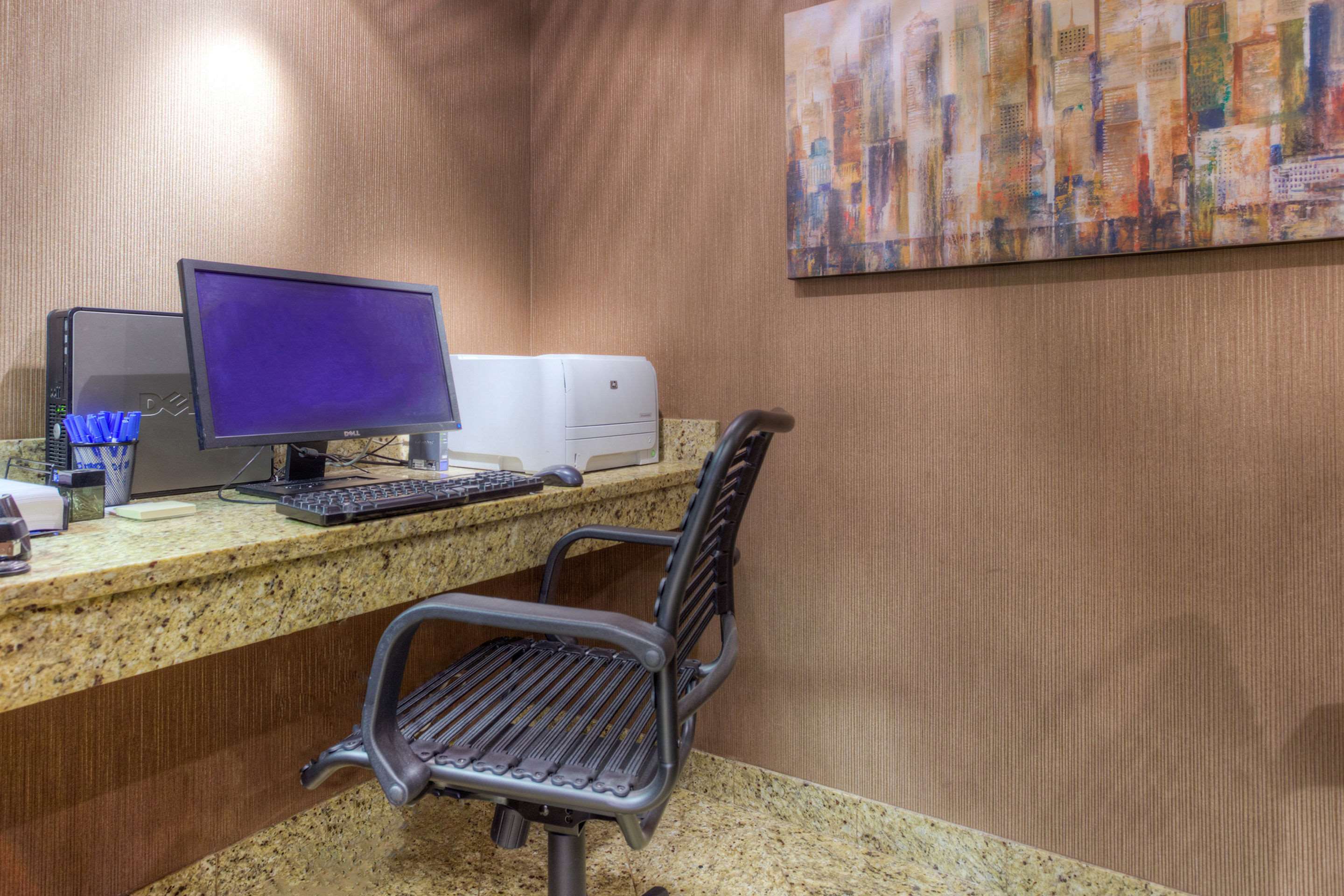 Comfort Inn & Suites Evansville Airport