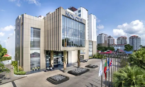 Novotel Yangon Max