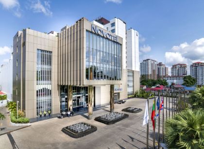 Novotel Yangon Max