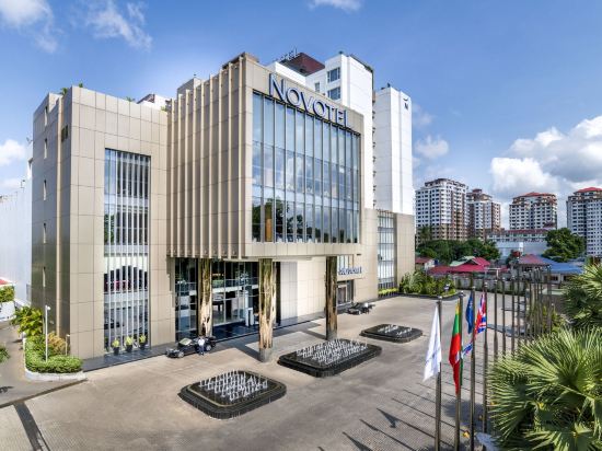 Novotel Yangon Max