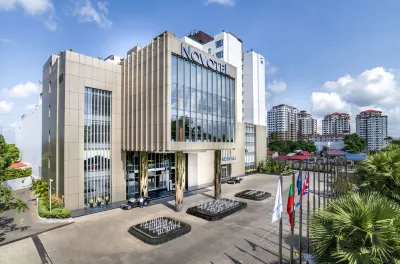 Novotel Yangon Max Hotel berhampiran Chew Q