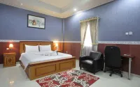 Imelda Hotel - Waterpark - Convention Hotels in 