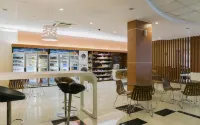Life Hotel Sudirman Surabaya Hotels in Genteng
