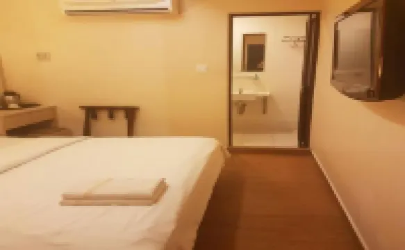 Indigo Inn Jesus Caritas Church周辺のホテル