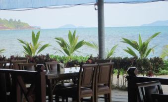 Koh Chang Boat Chalet