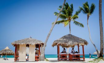 Los Corales Beach Village