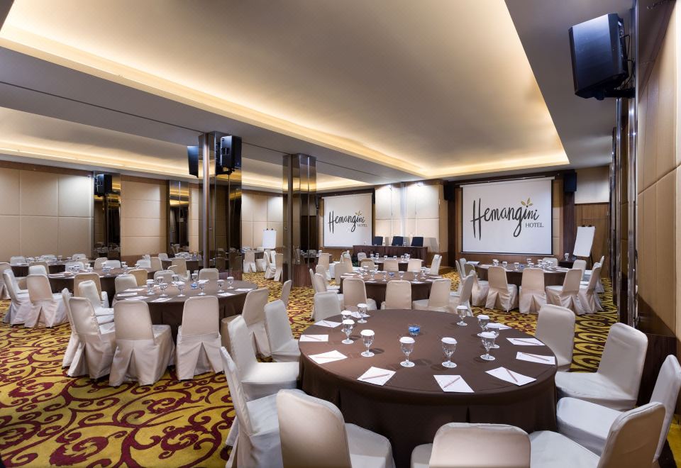 1. 헤망기니 호텔 ..