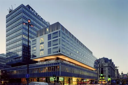 Nordic Light Hotel Отели рядом с достопримечательностью «Vesslan skulptur»