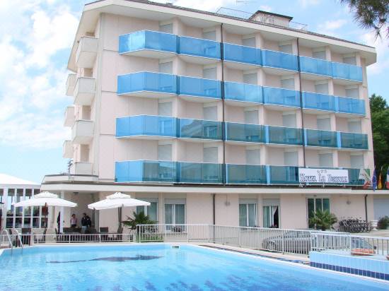 Hotel La Bussola-Lido Di Jesolo Updated 2022 Room Price-Reviews & Deals |  Trip.com