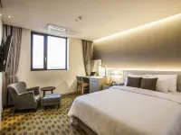 Hamilton Hotel Itaewon Hotels near Hannam Station