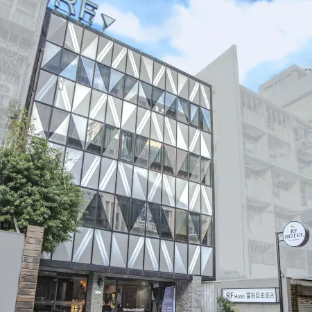 RF Hotel Linsen Отели рядом с достопримечательностью «Торговый центр Syntrend»