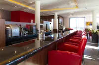 Bastion Hotel Leeuwarden فنادق في Weidum