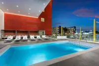 Courtyard Santa Monica - parking
