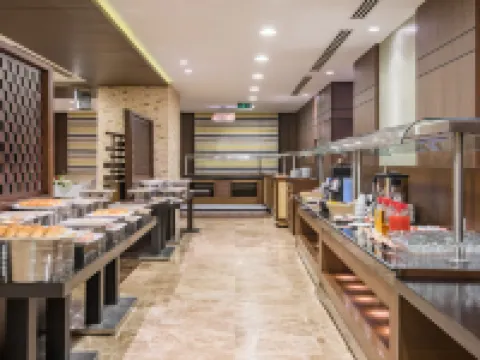 โรงแรมคราวน์ พลาซ่า มาดินะห์ บาย IHG โรงแรมในเมดินา