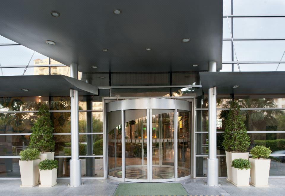 Holiday Inn Kuwait Over view