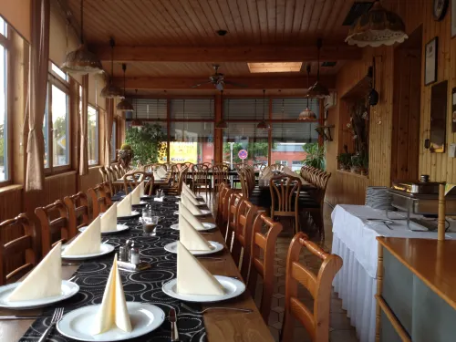 Hotel garni-Landgasthof Zur Blauen Traube Hotels in Rieden