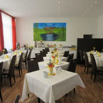 Aariana Hotel