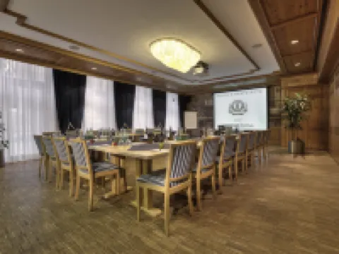 ホテル ツム エアディンガー ワイスブロイ エルディングのホテル