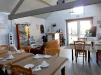 Logis Hôtel la Demeure du Perron Hotels in Teurthéville-Bocage