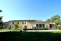 Logis- Hôtel Spa Restaurant l'Epicurial Các khách sạn ở Sainte-Colombe