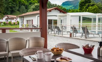 Logis Hôtel Andreinia & Cabanes