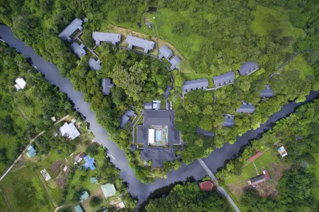 Mulu Marriott Resort & Spa Отели в г. Miri Division