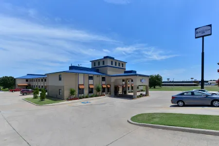 Baymont by Wyndham Ardmore I-35 Отели рядом с достопримечательностью «Публичная библиотека Ардмор»