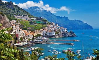 Hotel Antica Repubblica in Amalfi Center at 100mt from the Sea with Payment Parking