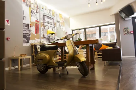 Hostel Trastevere Отели рядом с достопримечательностью «Pavart»