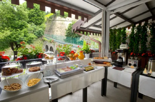 富力門之家旅館