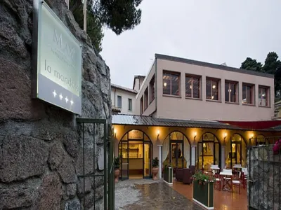 Resort La Mandola Hôtels à : 
