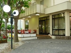 阿瓦那海濱飯店