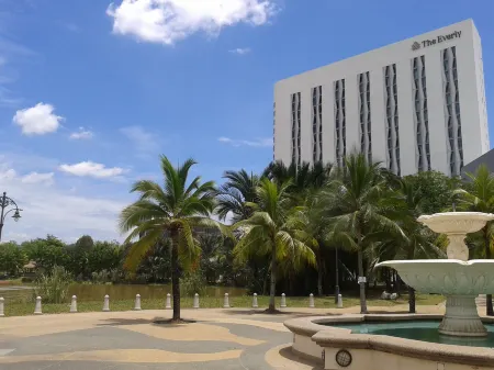 The Everly Putrajaya Отели рядом с достопримечательностью «Masjid Tuanku Mizan Zainal Abidin (Masjid Besi)»