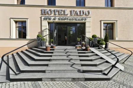 Hotel Fado Spa & Restaurant Отели в г. Собутка