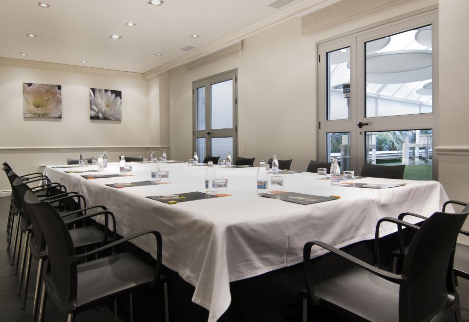 Silken Reino De Aragon HotelOver view