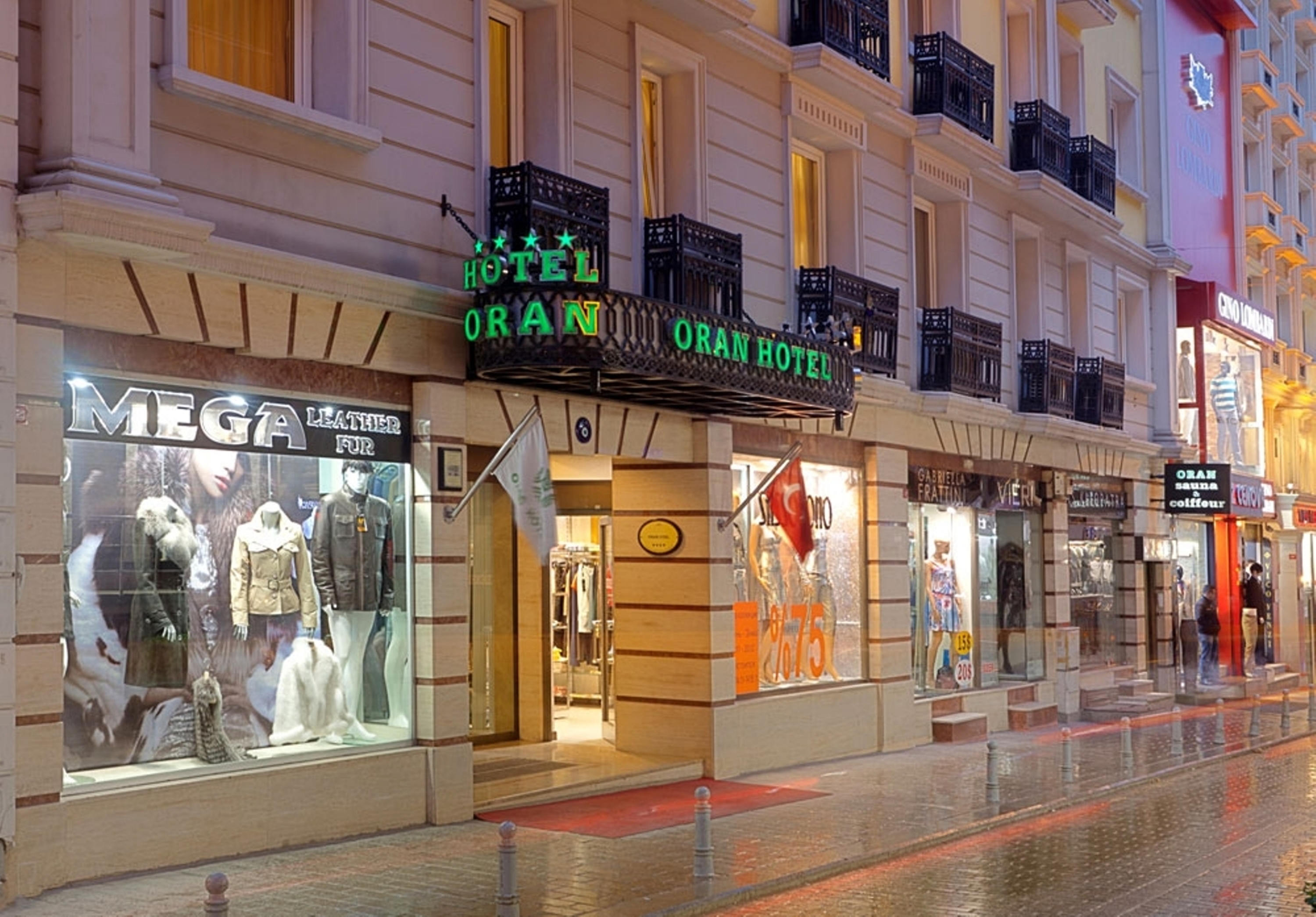 Oran Hotel