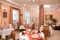 Hotel Isabell Győr فنادق في جيور