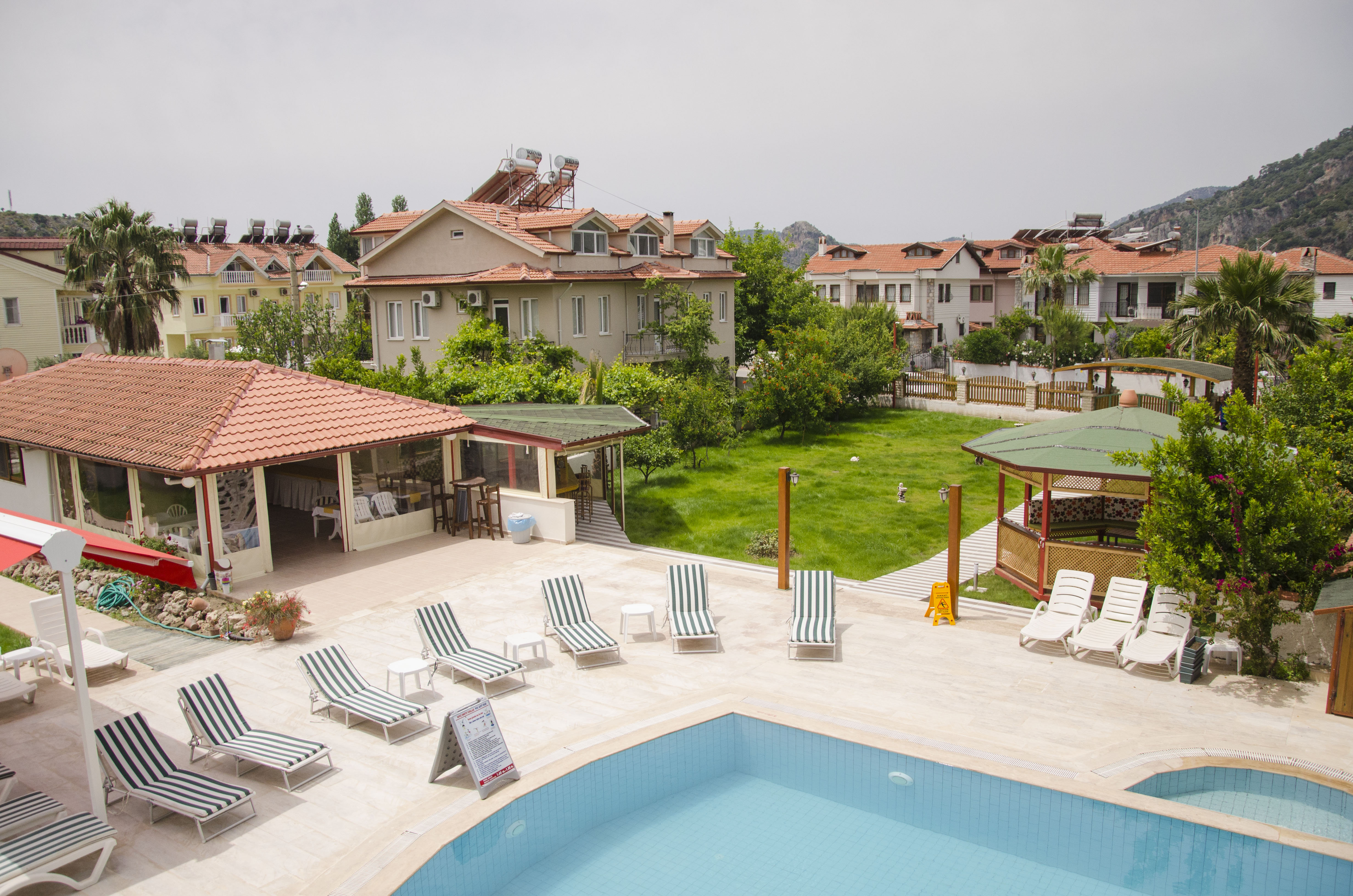 Yaprak Hotel