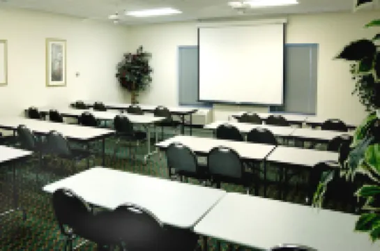 Days Inn & Suites by Wyndham Fort Myers Near JetBlue Park