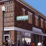 Commodore Hotel & Café