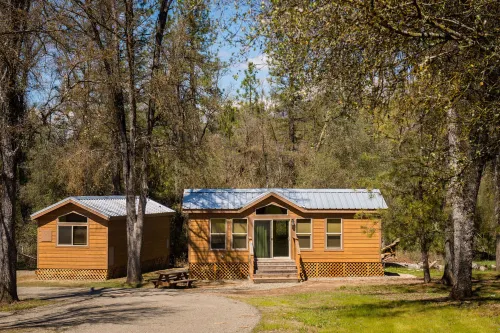 Sierra Meadows Hotels in Ahwahnee