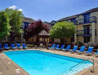Holiday Inn Express & Suites Pittsburgh Airport